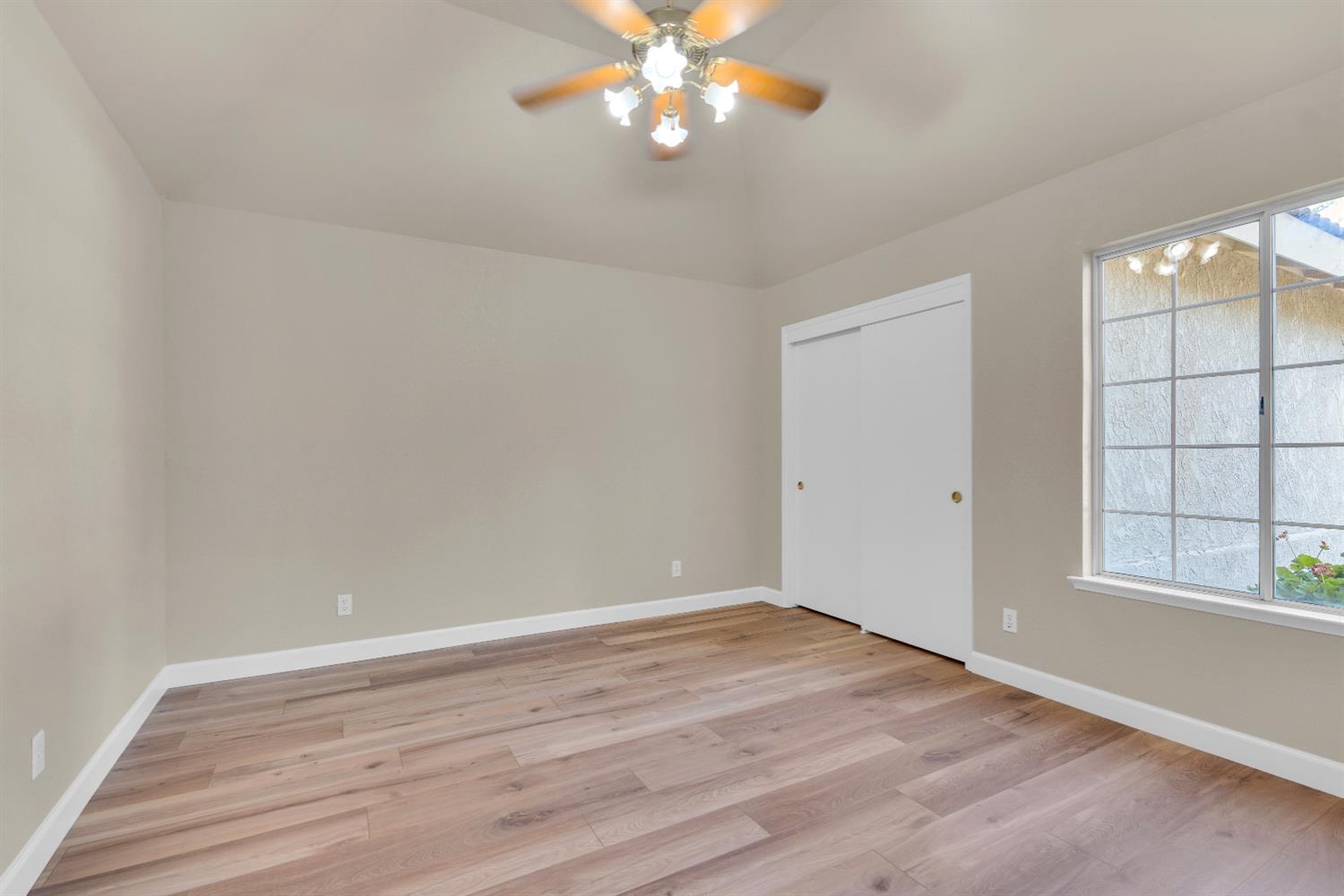 8335 N Barton Ave, Fresno, CA 93720
