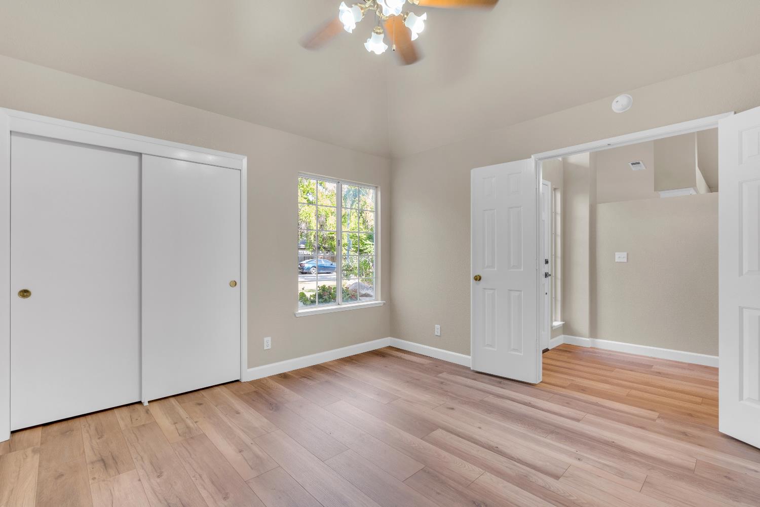 8335 N Barton Ave, Fresno, CA 93720