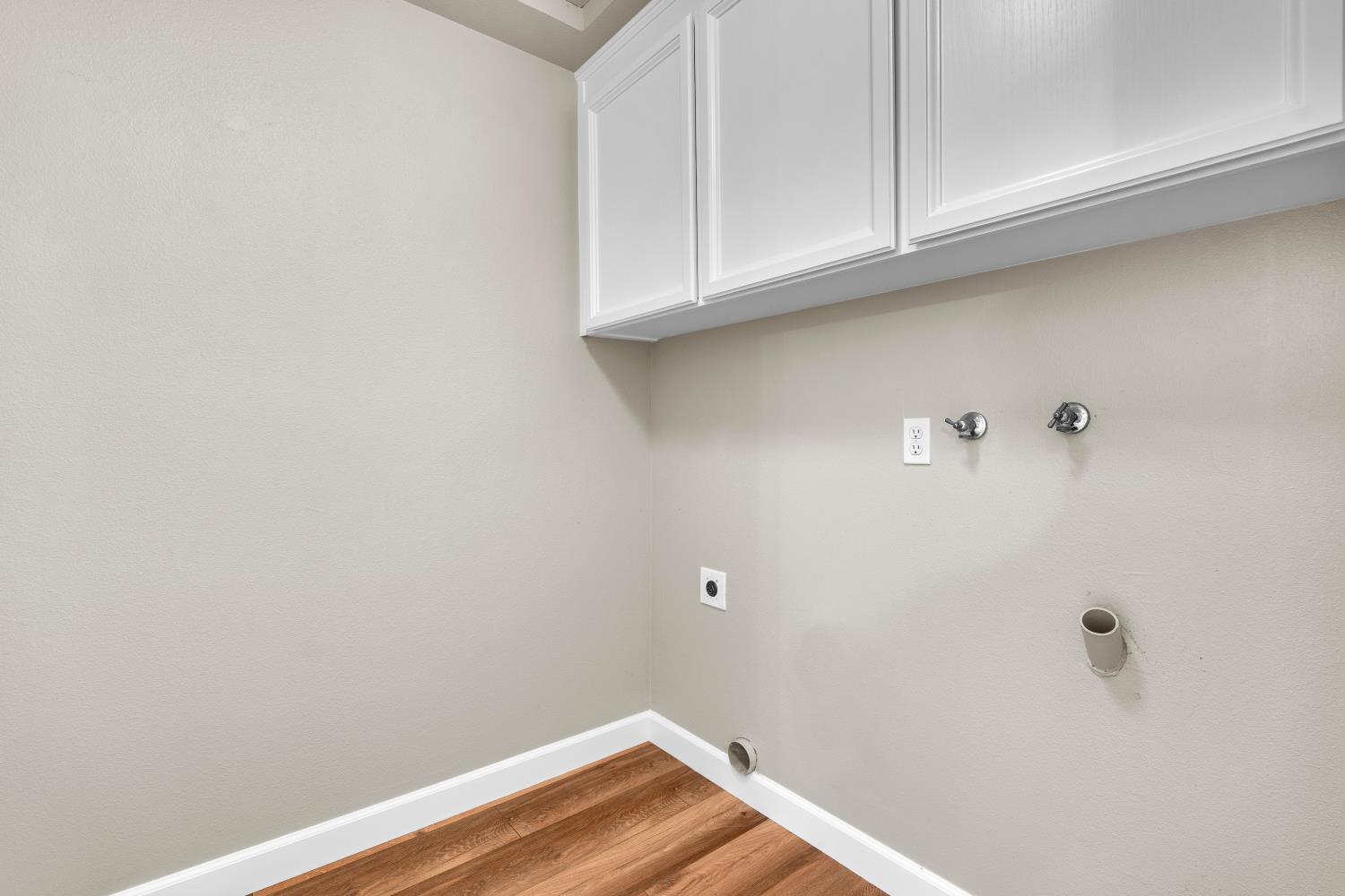 8335 N Barton Ave, Fresno, CA 93720
