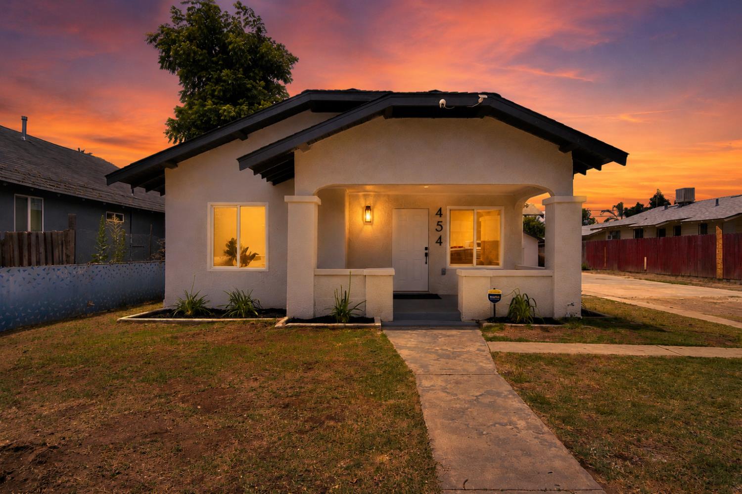 454 S Sierra Vista, Fresno, CA 93702