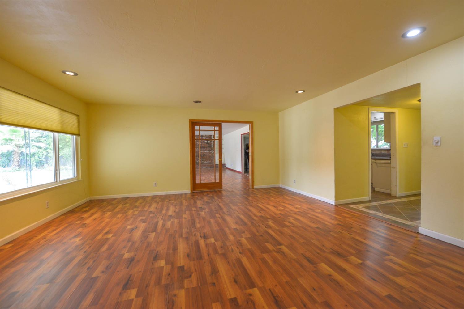 1636 W Vartikian Ave, Fresno, CA 93711