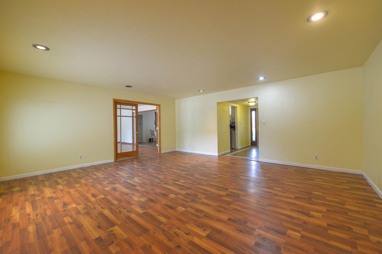 1636 W Vartikian Ave, Fresno, CA 93711