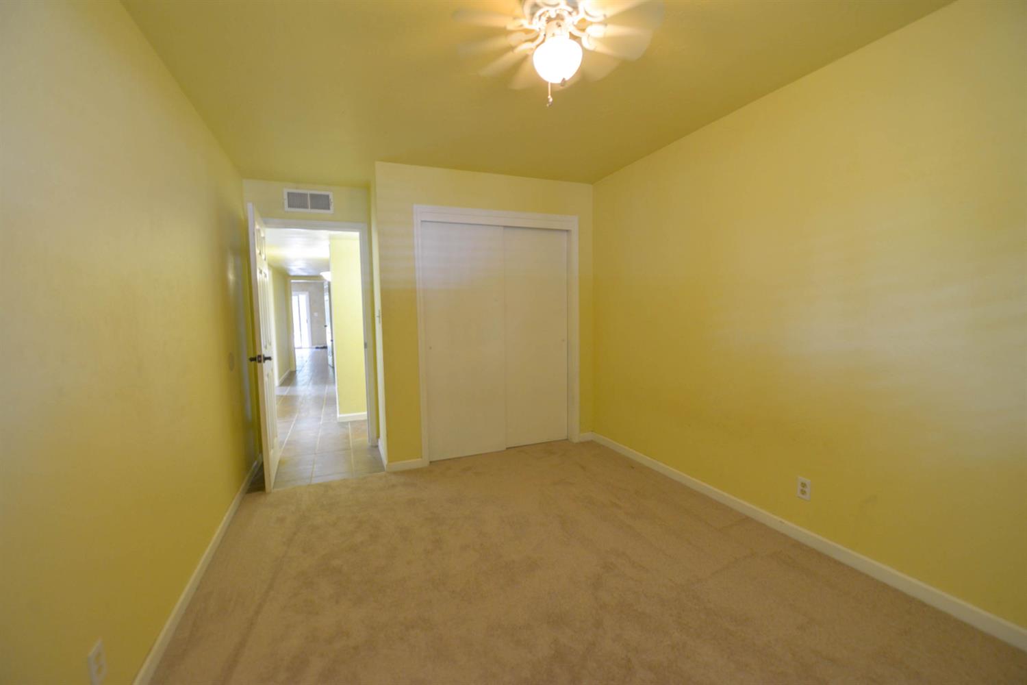 1636 W Vartikian Ave, Fresno, CA 93711