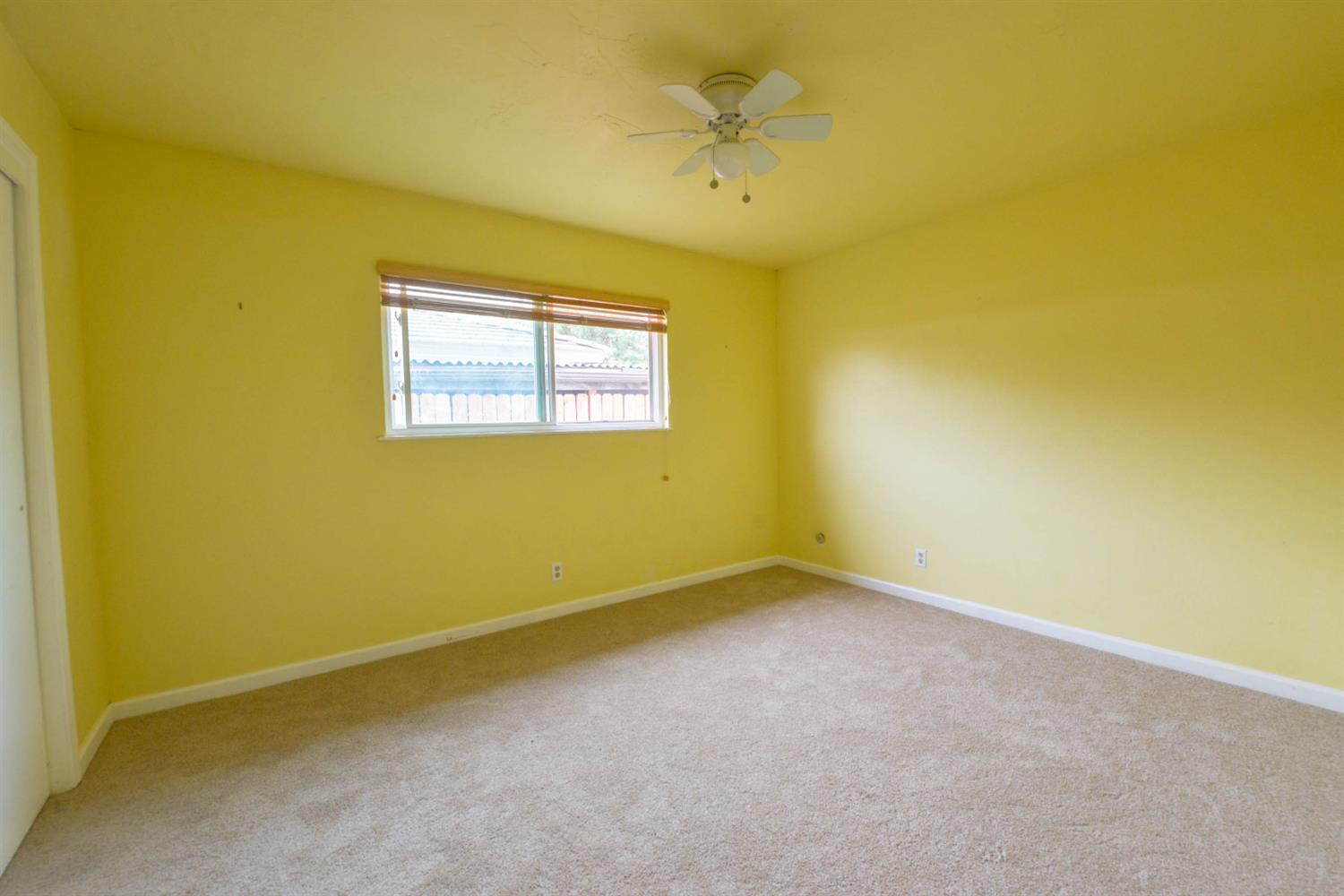 1636 W Vartikian Ave, Fresno, CA 93711