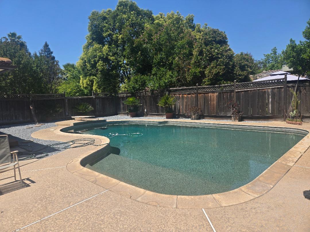 1636 W Vartikian Ave, Fresno, CA 93711