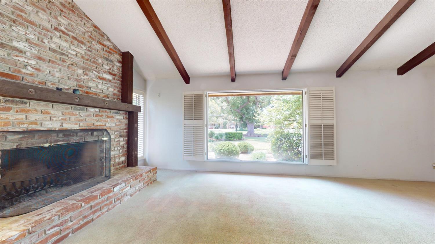 3747 E Huntington Blvd, Fresno, CA 93702