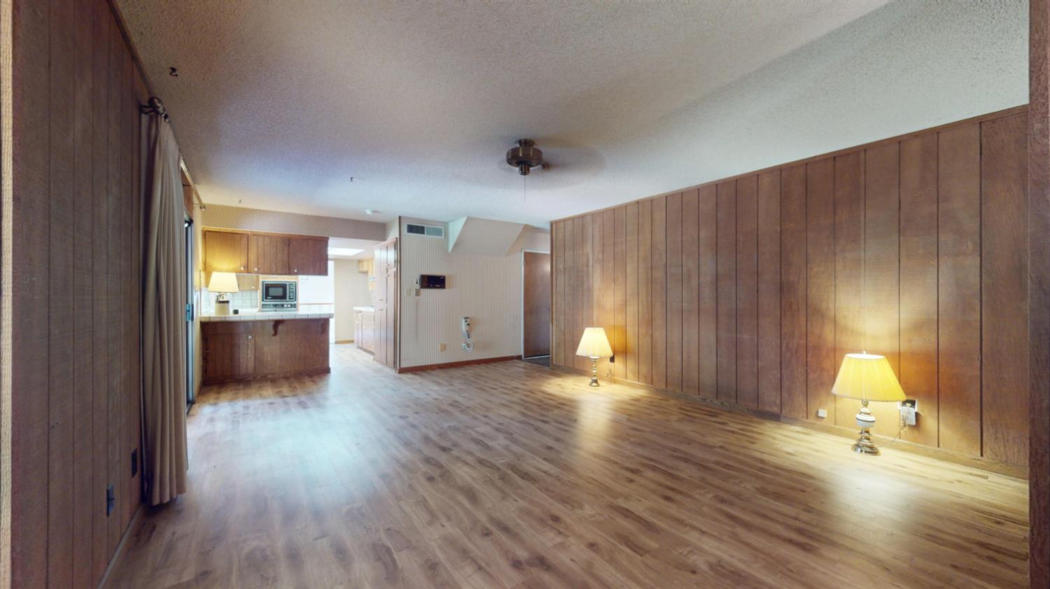 3747 E Huntington Blvd, Fresno, CA 93702