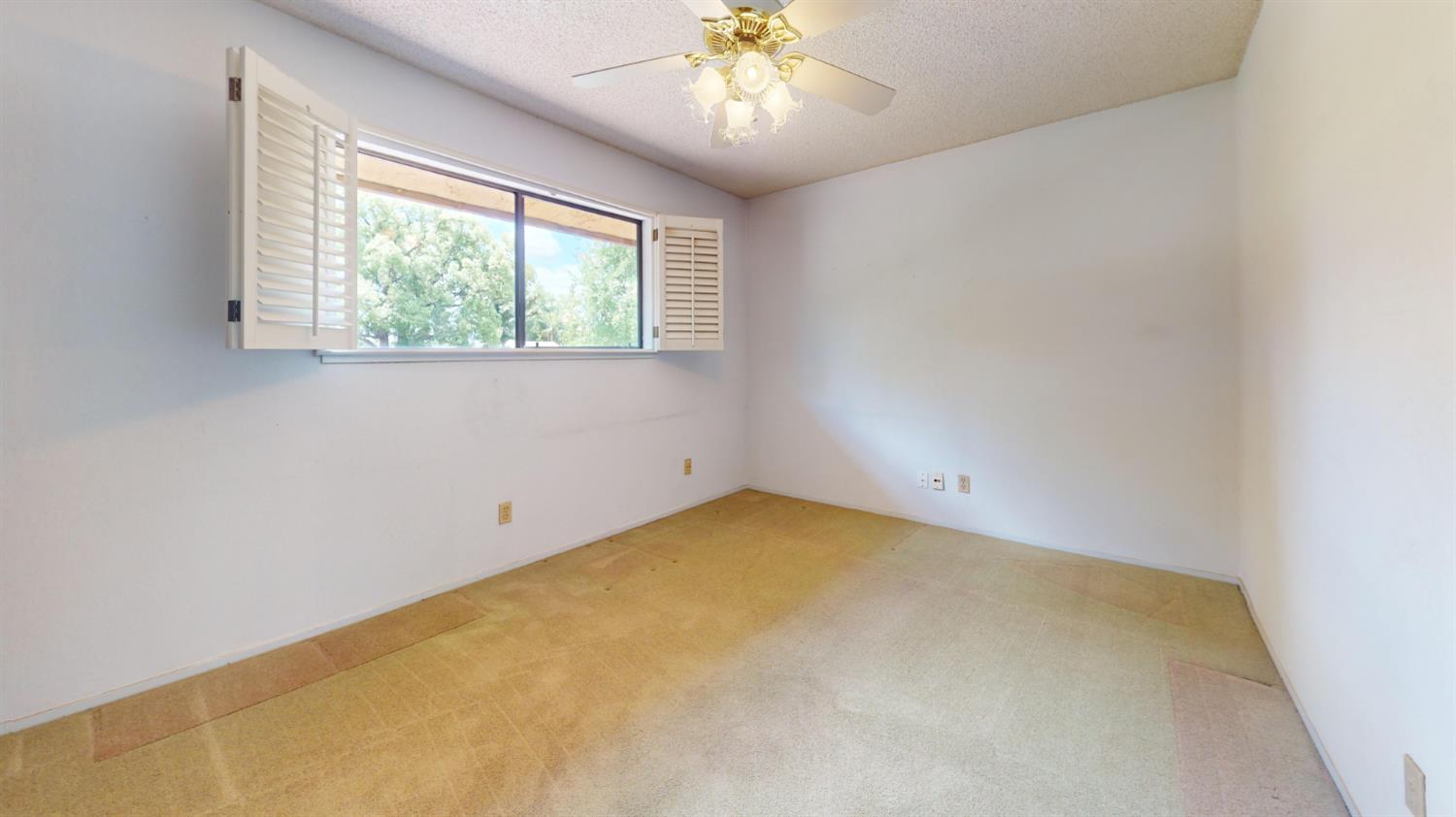 3747 E Huntington Blvd, Fresno, CA 93702