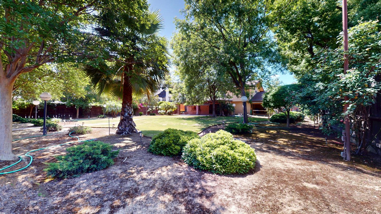 3747 E Huntington Blvd, Fresno, CA 93702