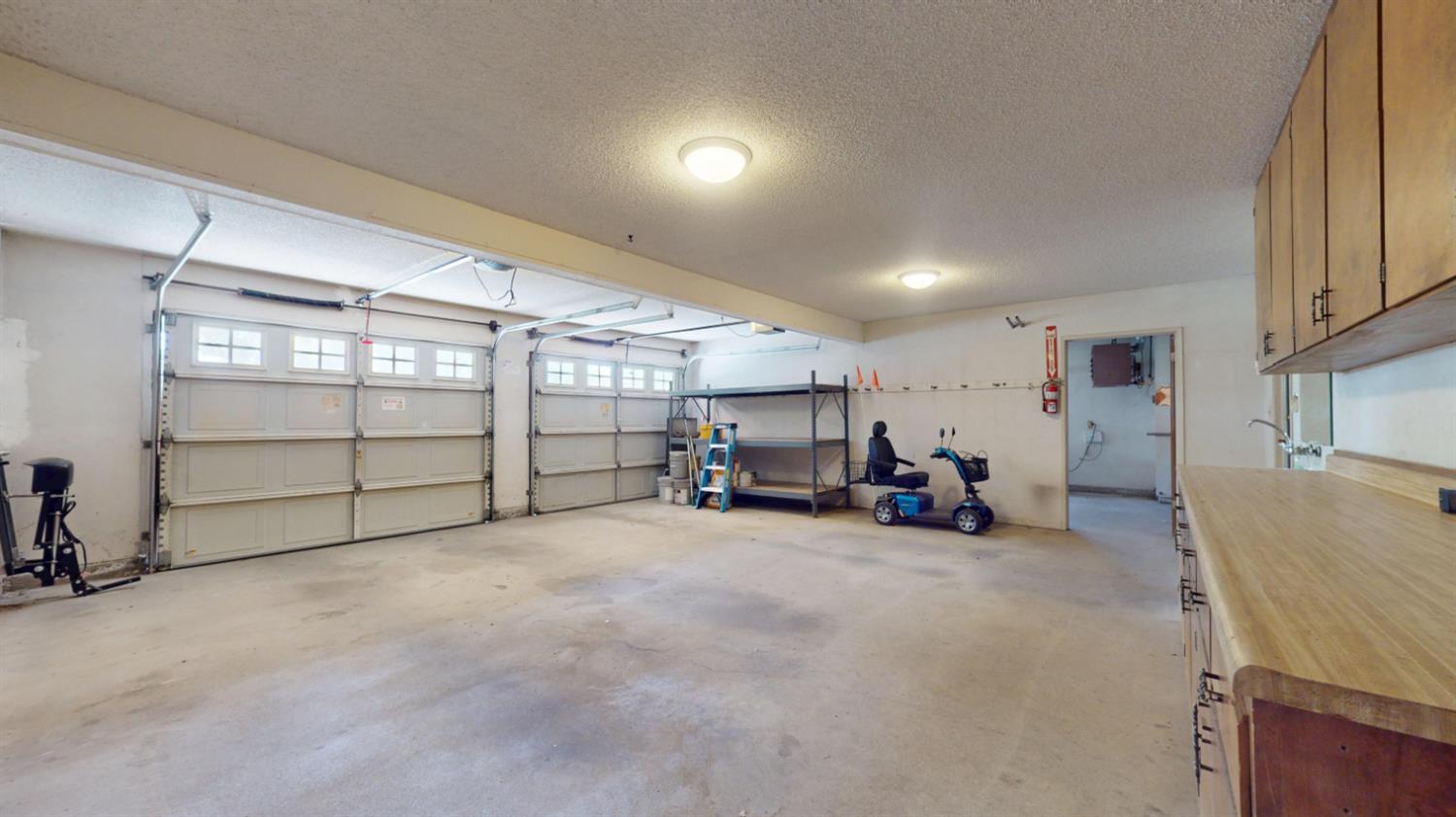 3747 E Huntington Blvd, Fresno, CA 93702
