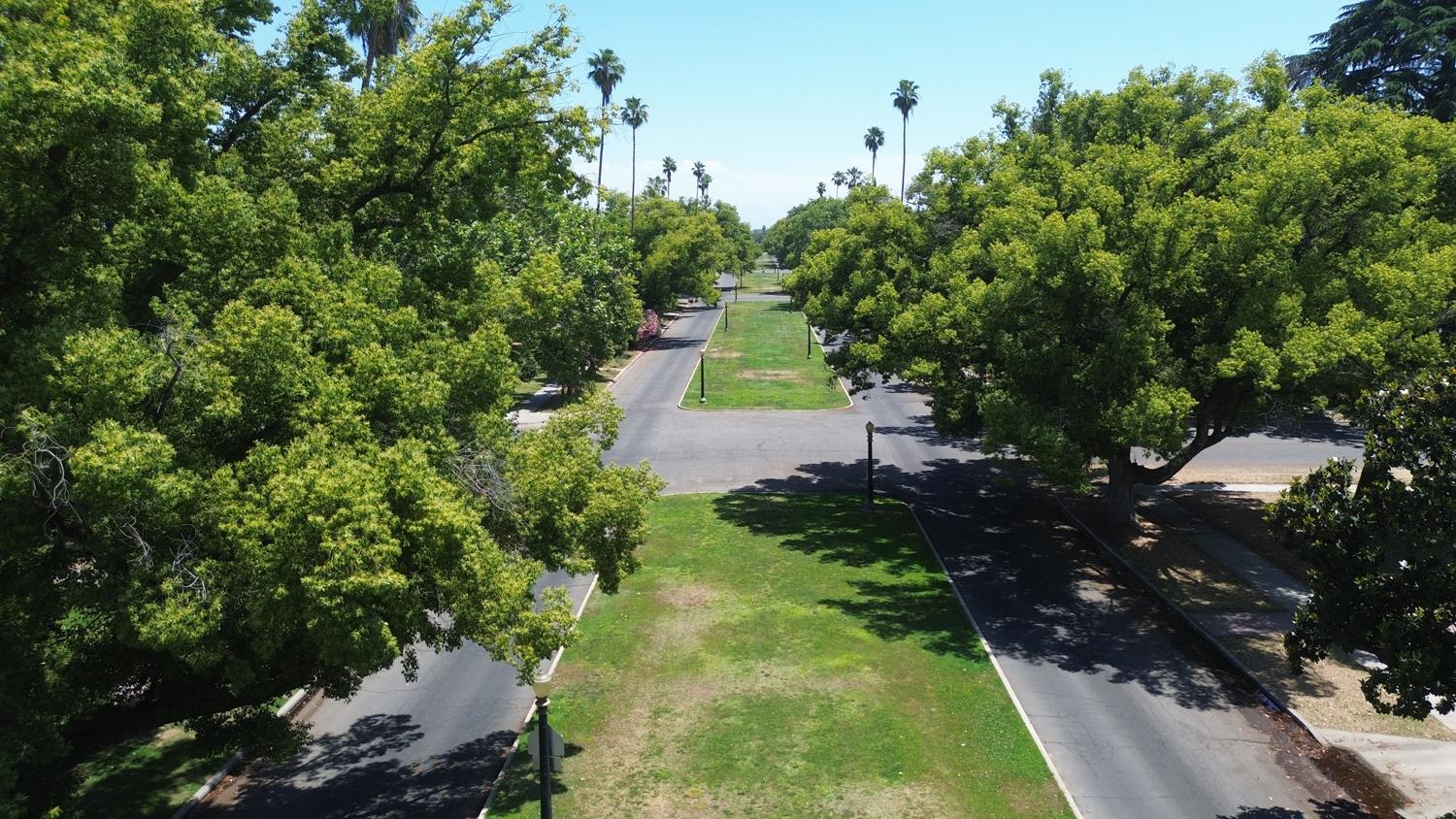 3747 E Huntington Blvd, Fresno, CA 93702