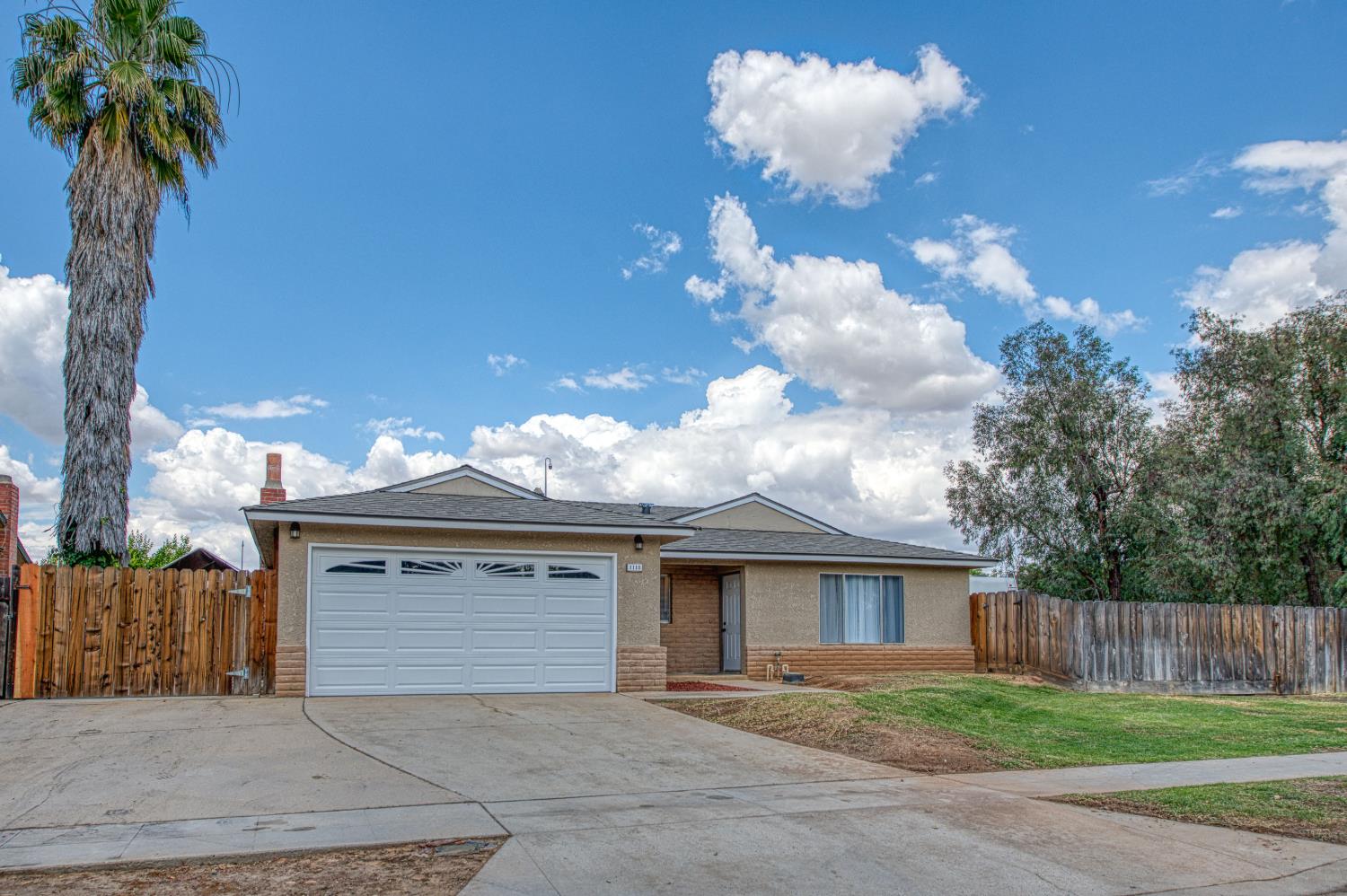 1110 W Bedford Ave, Fresno, CA 93711