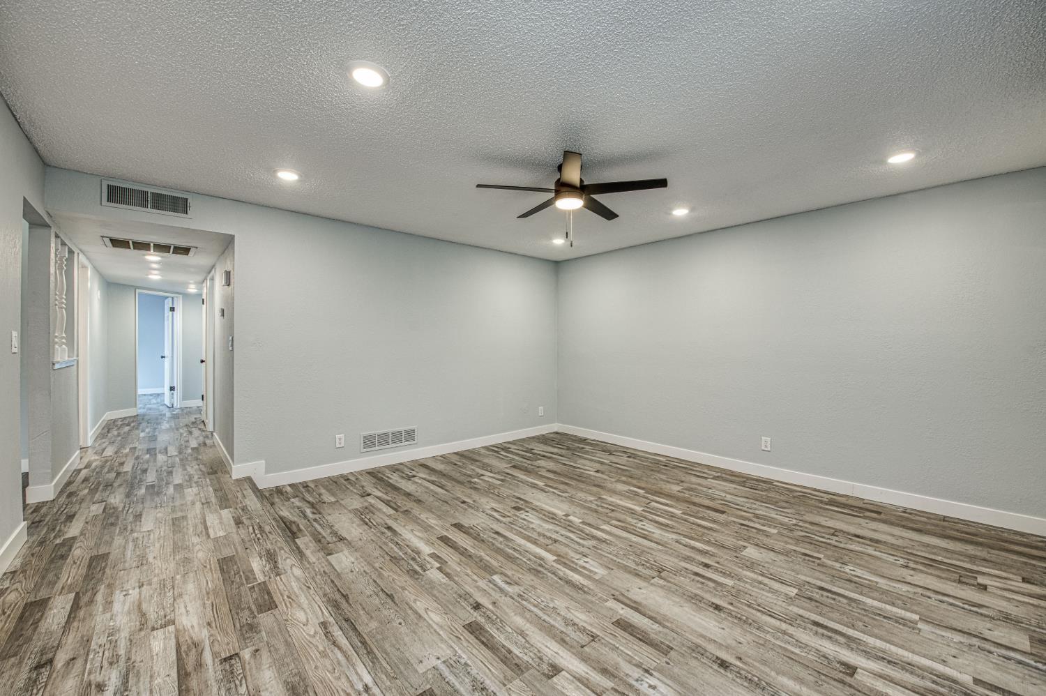 1110 W Bedford Ave, Fresno, CA 93711