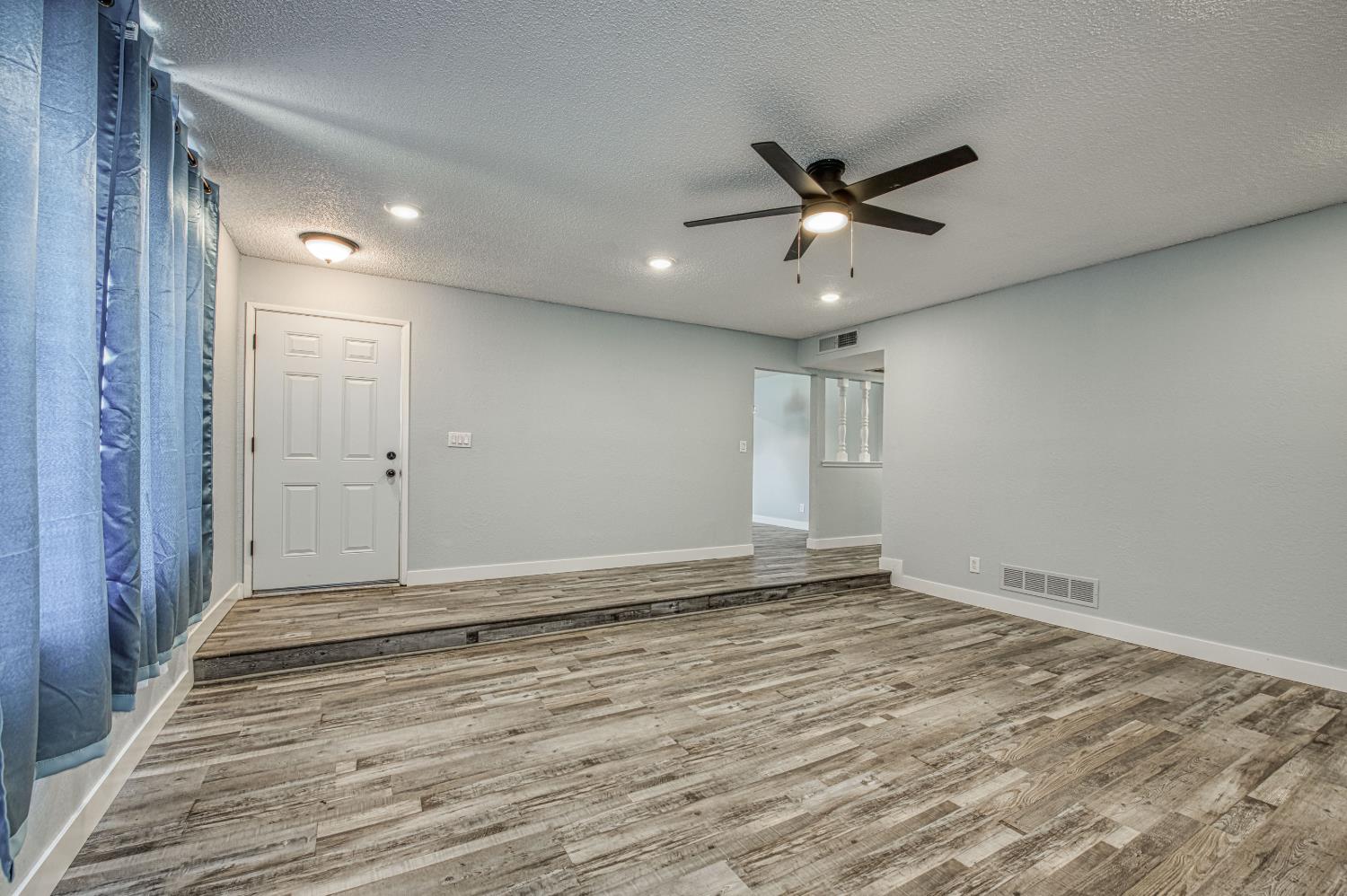 1110 W Bedford Ave, Fresno, CA 93711