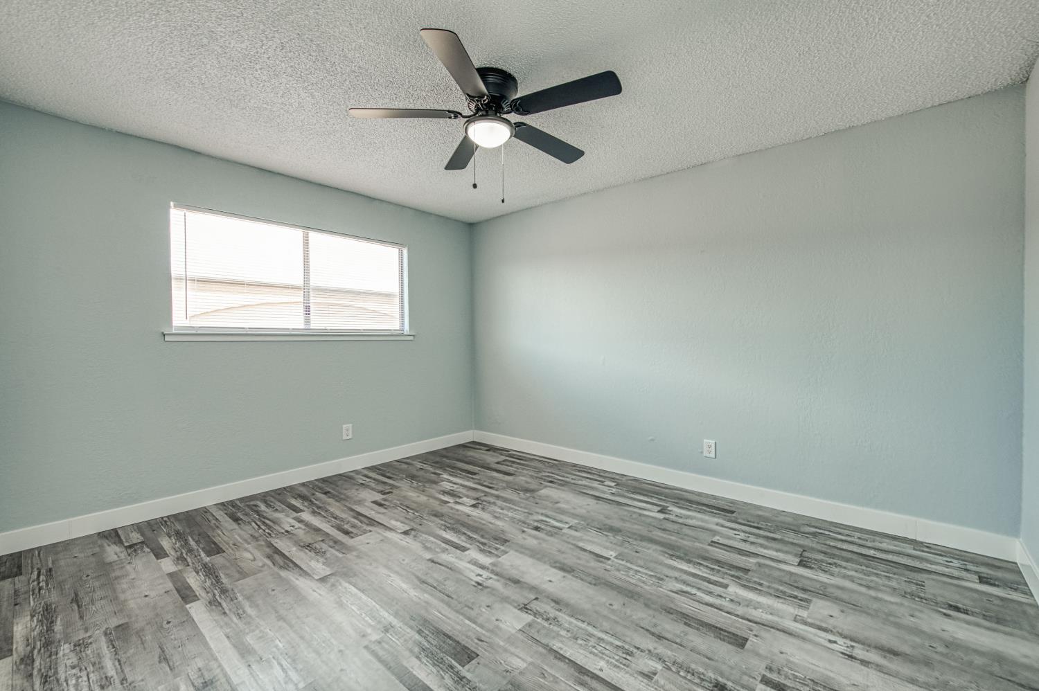 1110 W Bedford Ave, Fresno, CA 93711