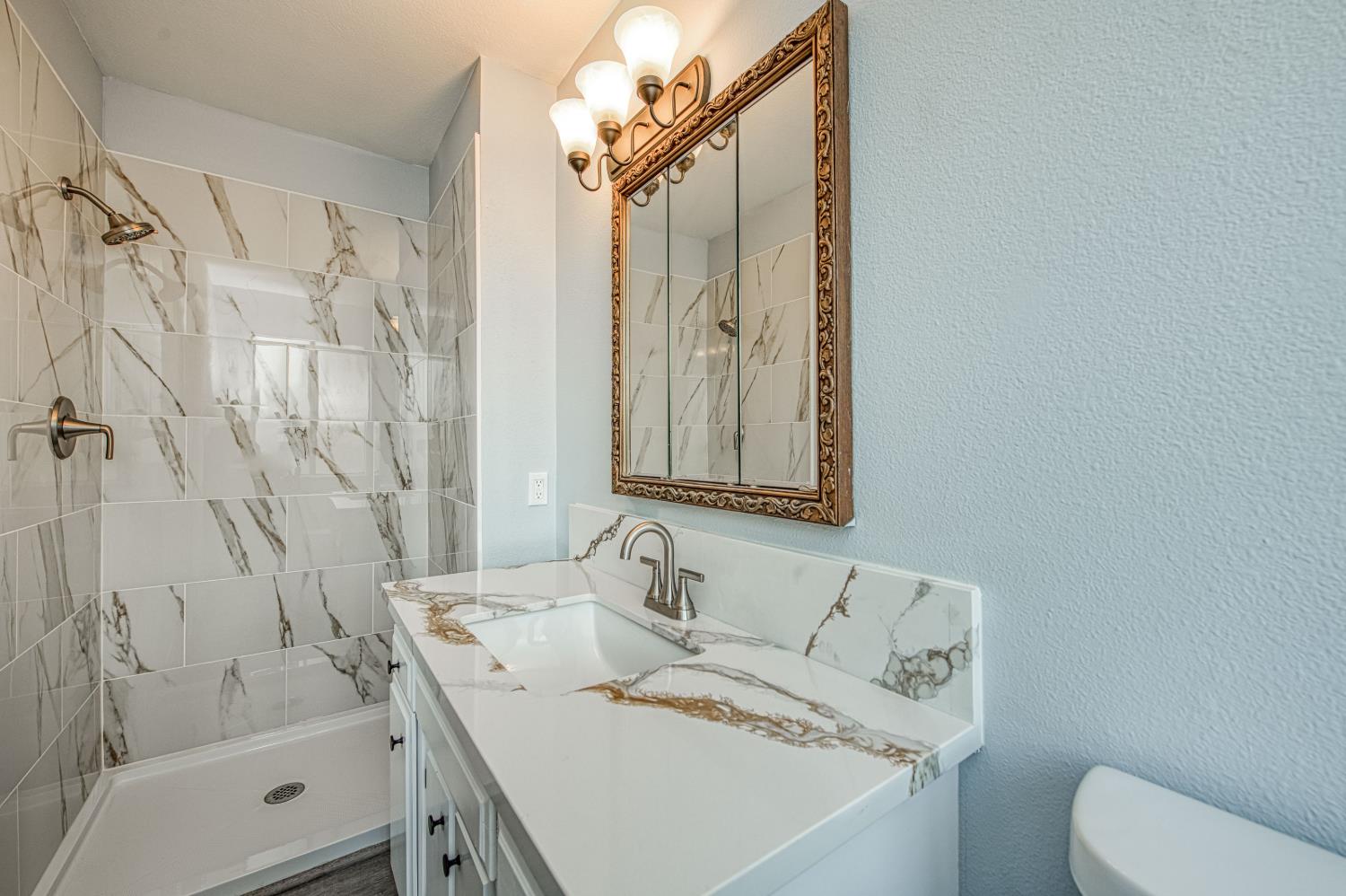 1110 W Bedford Ave, Fresno, CA 93711