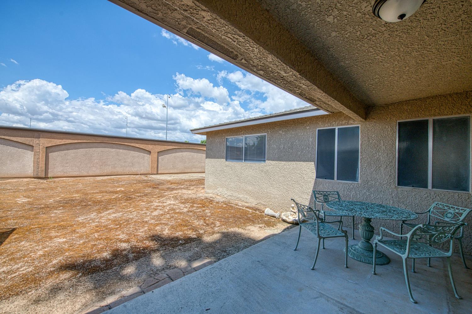 1110 W Bedford Ave, Fresno, CA 93711