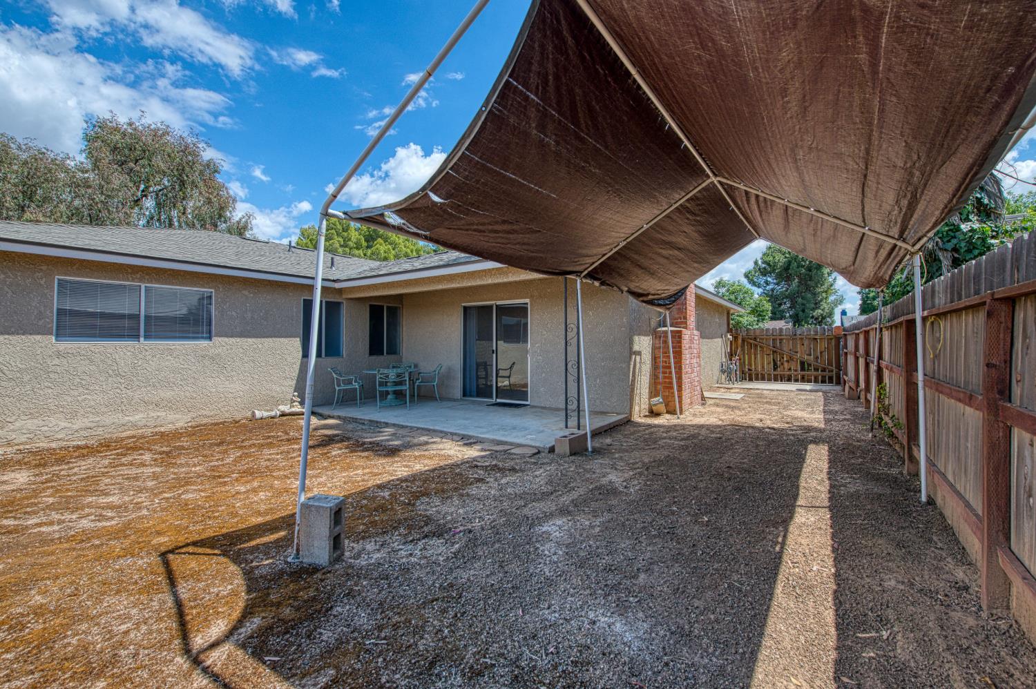 1110 W Bedford Ave, Fresno, CA 93711