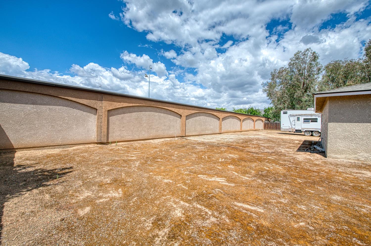 1110 W Bedford Ave, Fresno, CA 93711