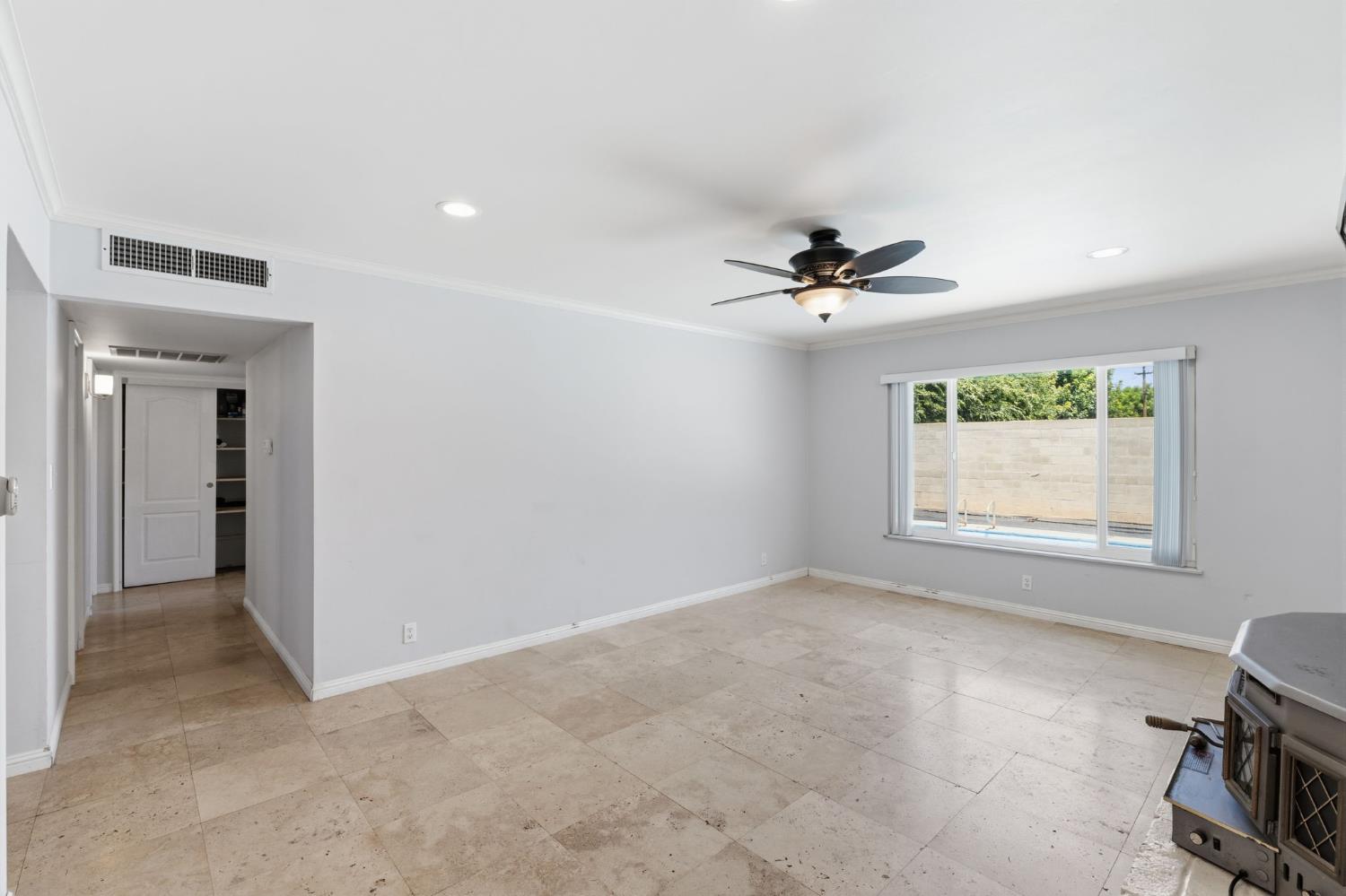 712 E San Ramon Ave, Fresno, CA 93710