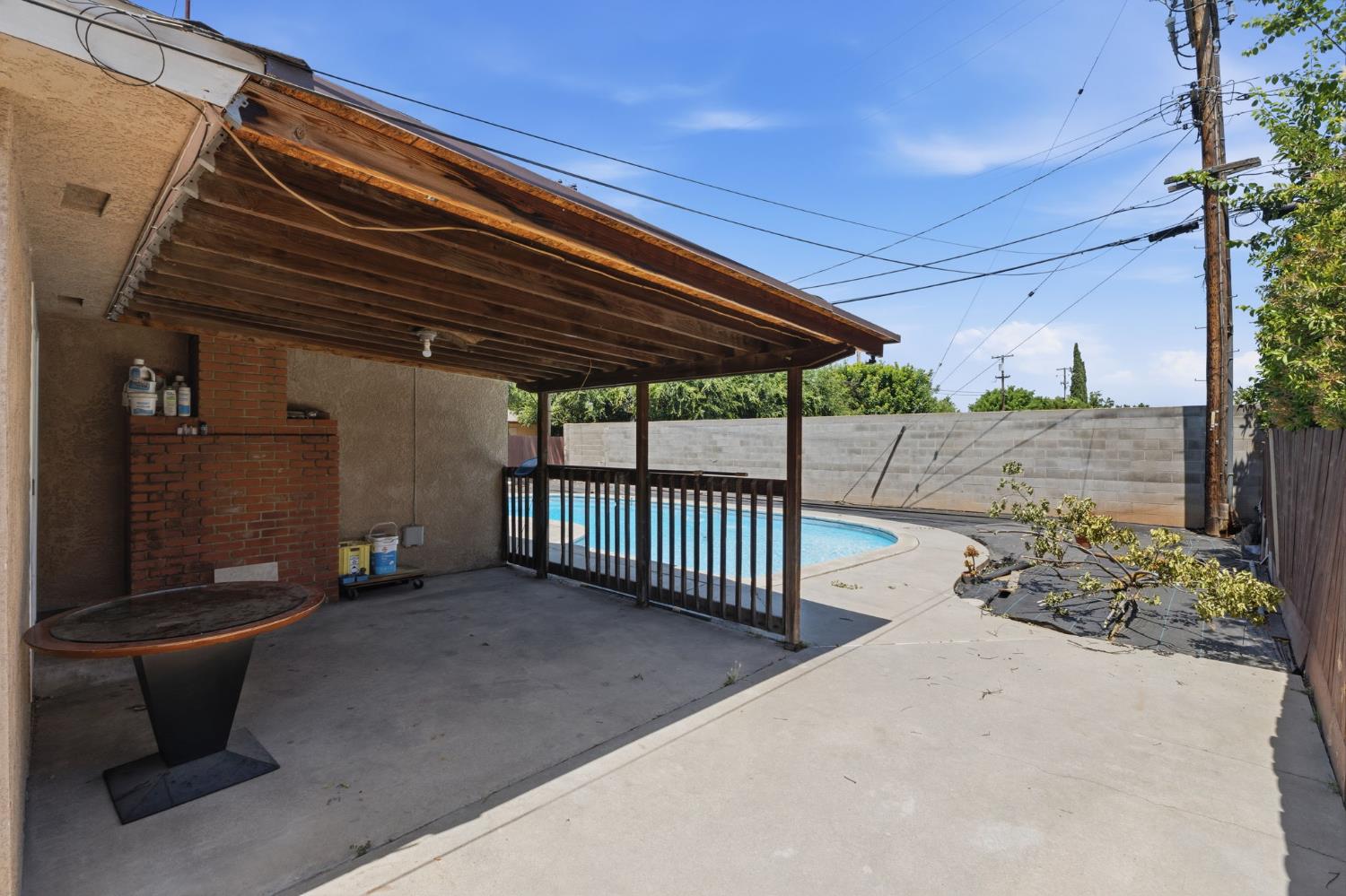 712 E San Ramon Ave, Fresno, CA 93710