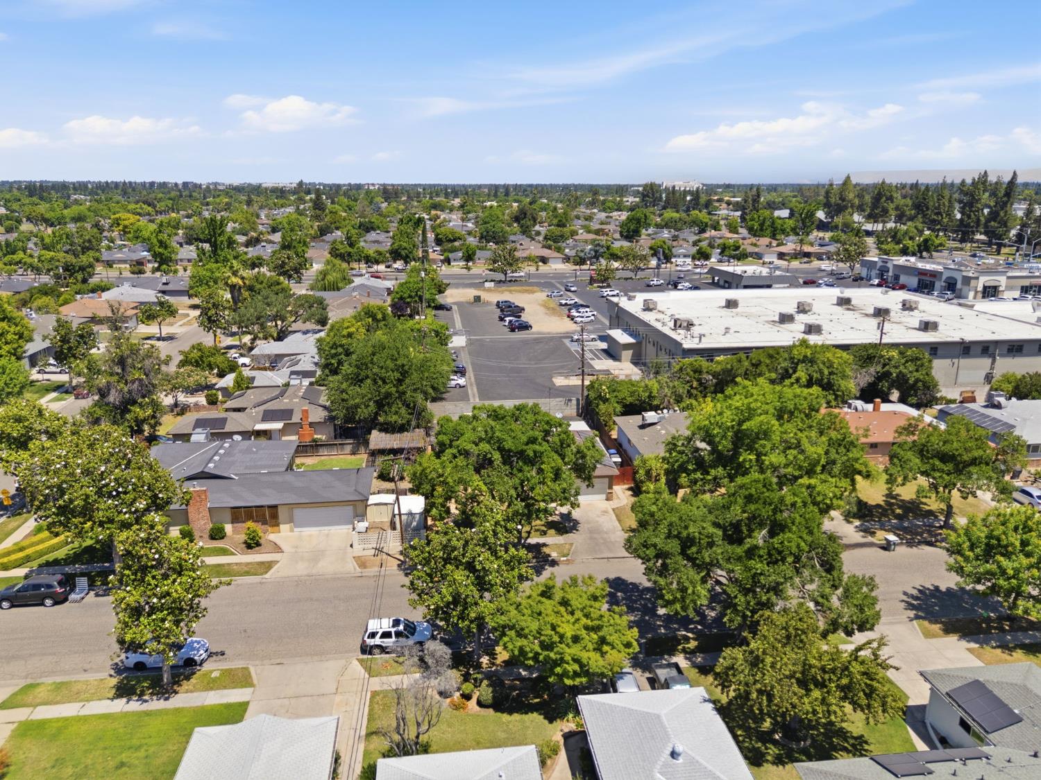 712 E San Ramon Ave, Fresno, CA 93710