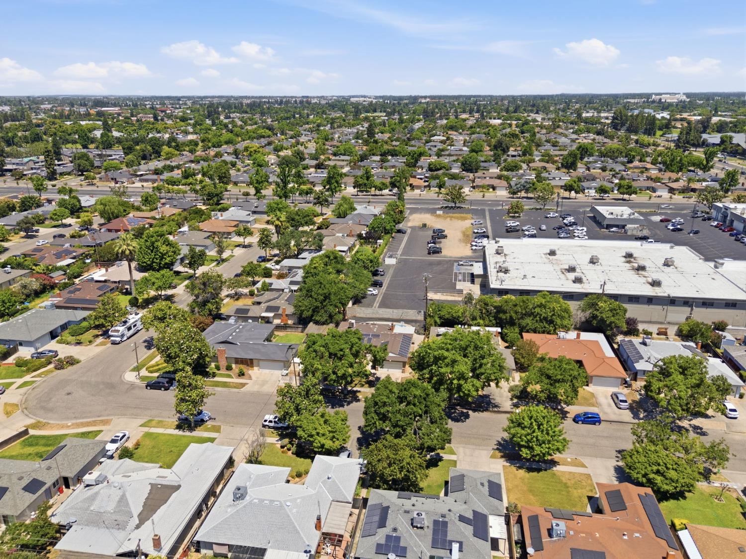 712 E San Ramon Ave, Fresno, CA 93710