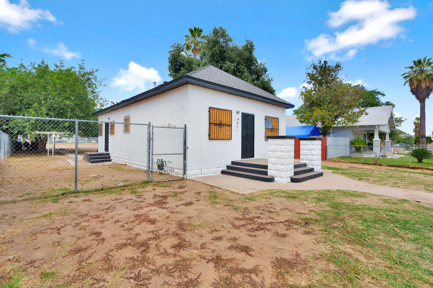 441 N Clark St, Fresno, CA 93701