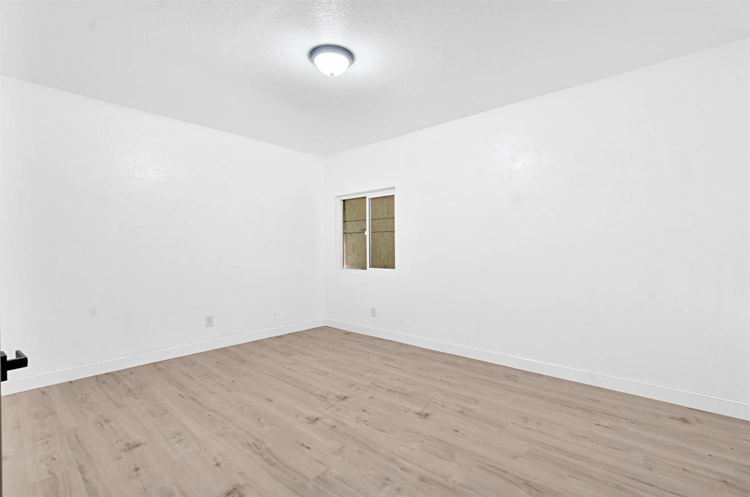 441 N Clark St, Fresno, CA 93701