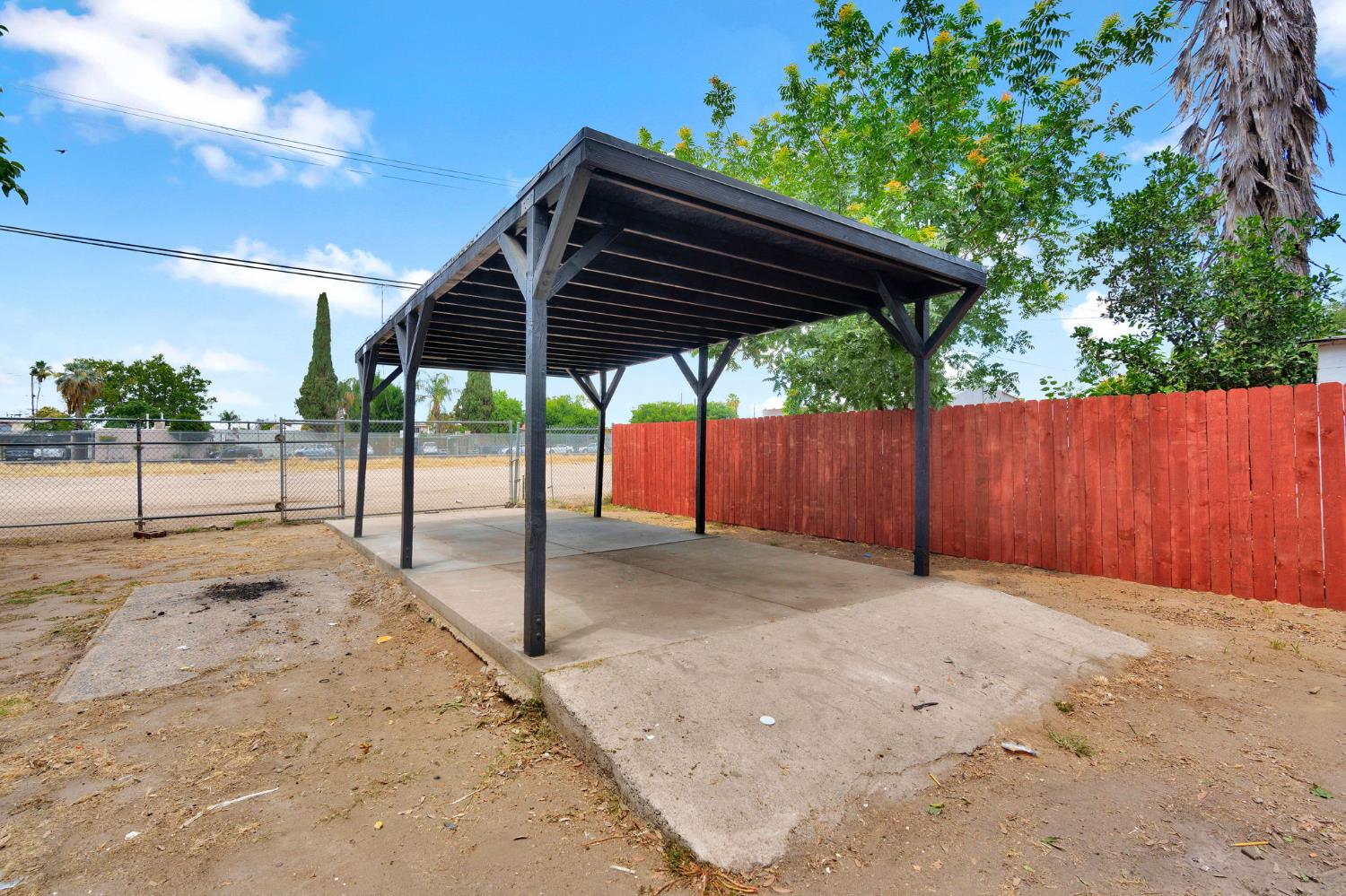 441 N Clark St, Fresno, CA 93701