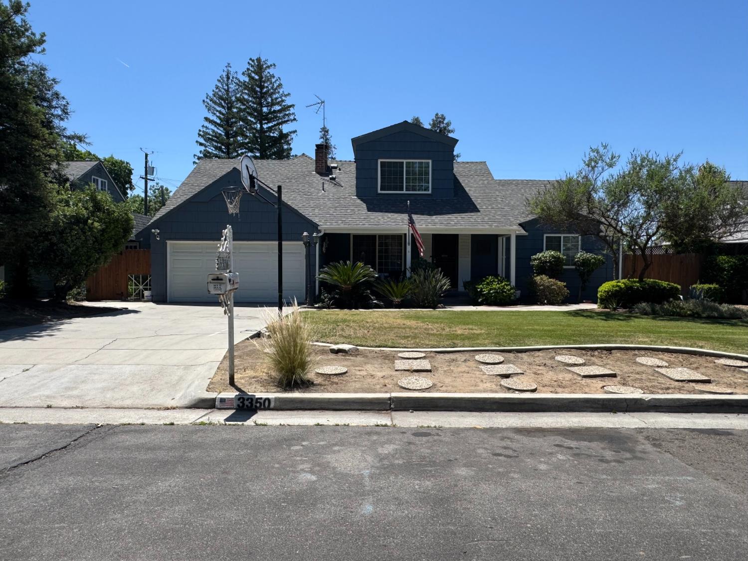 3350 E Griffith Way, Fresno, CA 93726
