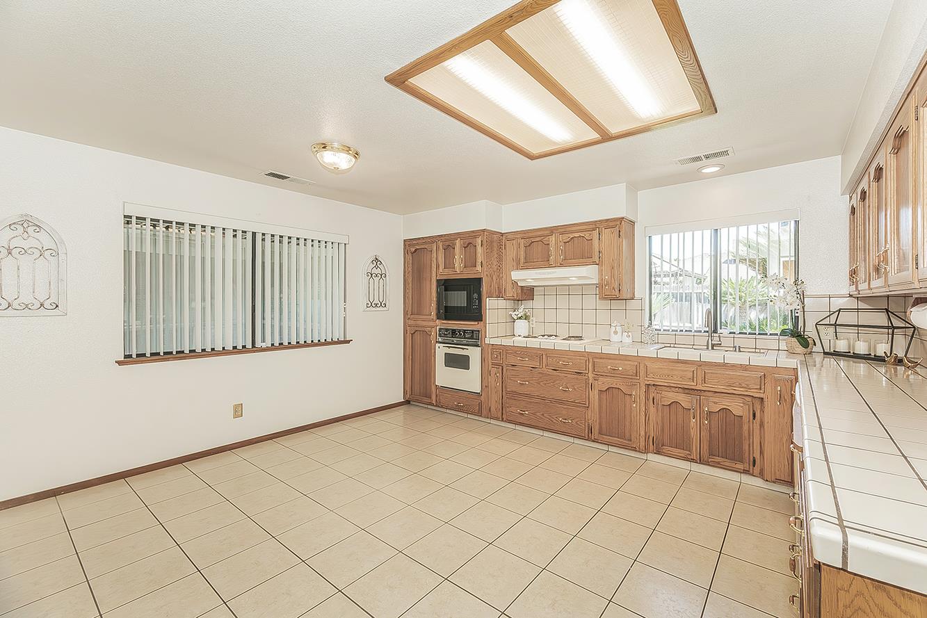 1316 W Palo Alto, Fresno, CA 93711