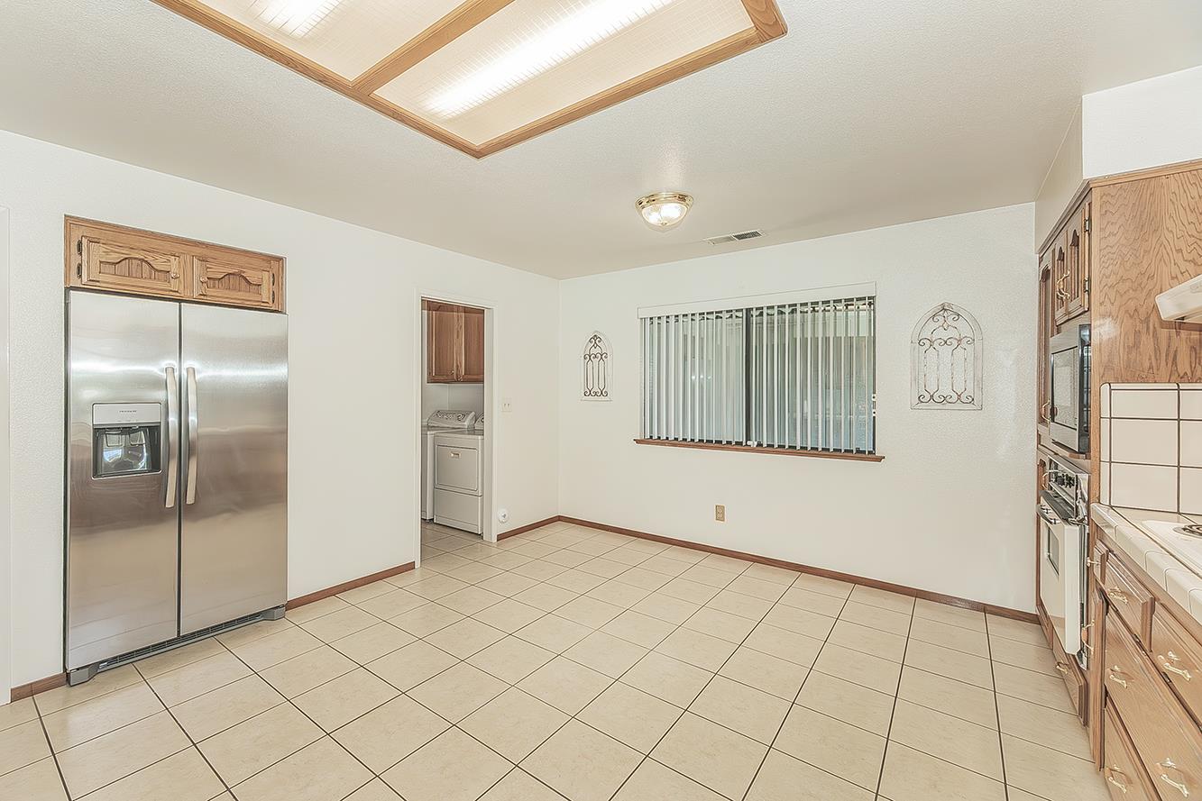 1316 W Palo Alto, Fresno, CA 93711