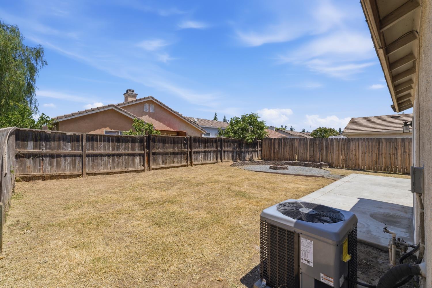 5642 W Donner Ave, Fresno, CA 93722