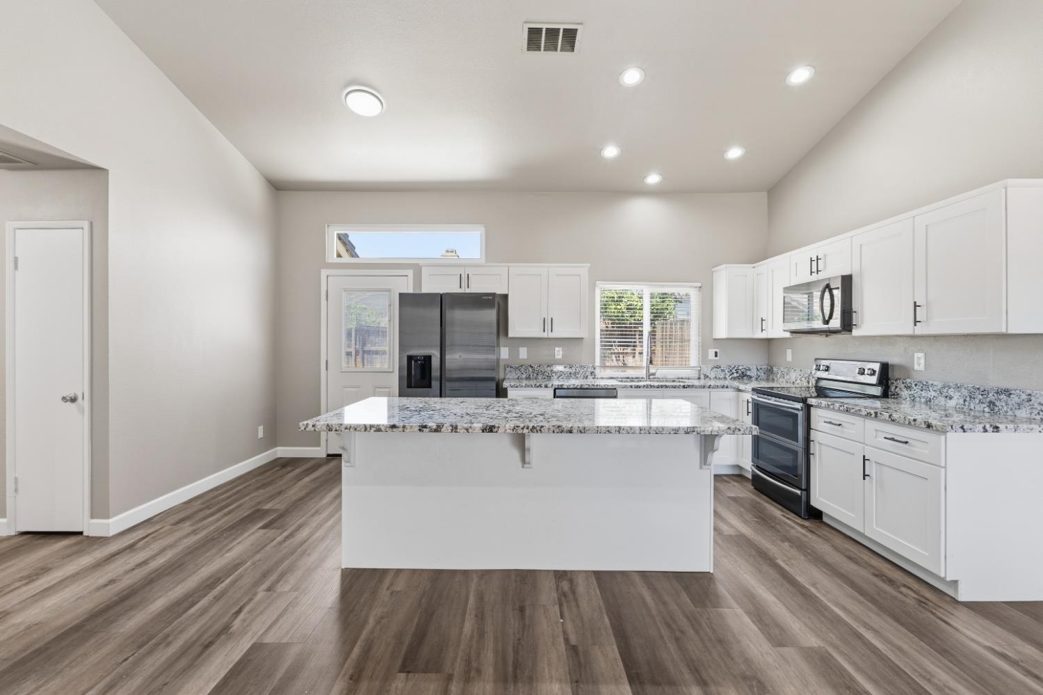 5642 W Donner Ave, Fresno, CA 93722