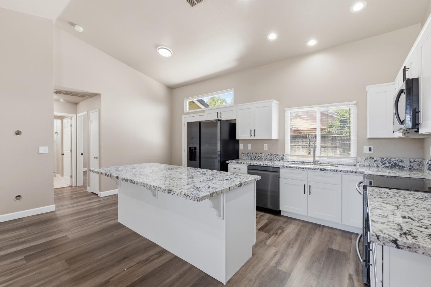 5642 W Donner Ave, Fresno, CA 93722